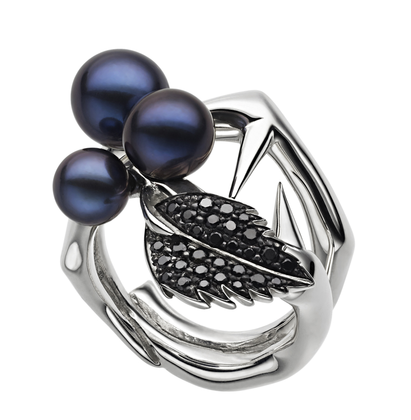 nature inspired ring with pearls and black gemstones
