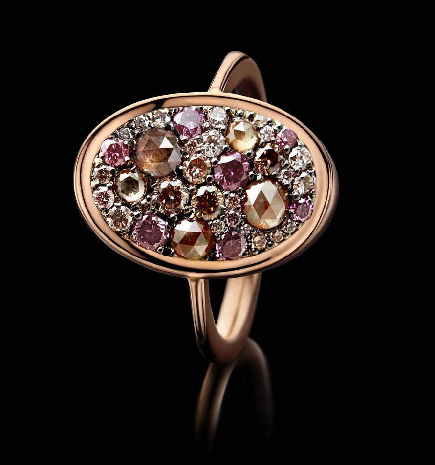 18 carat pink golden ring with pink, pink brown and brown diamonds.